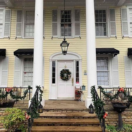 Morgantown The Lake Manor Bed & Breakfast エクステリア 写真