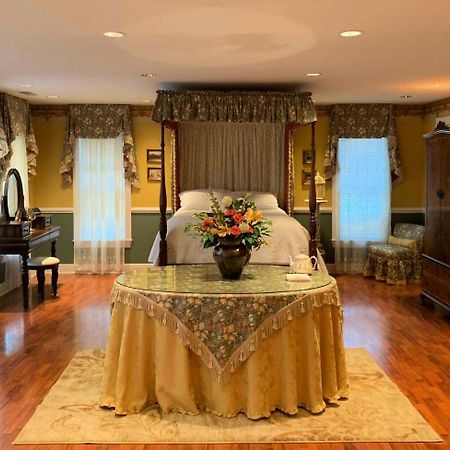 Morgantown The Lake Manor Bed & Breakfast エクステリア 写真