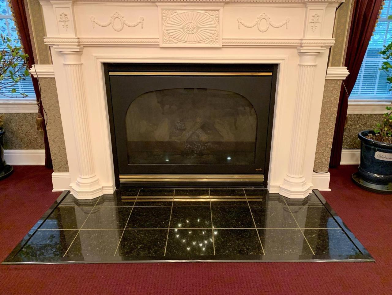 Morgantown The Lake Manor Bed & Breakfast エクステリア 写真
