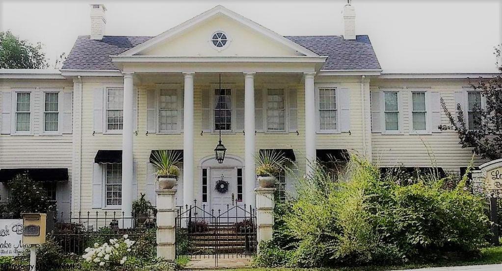 Morgantown The Lake Manor Bed & Breakfast エクステリア 写真